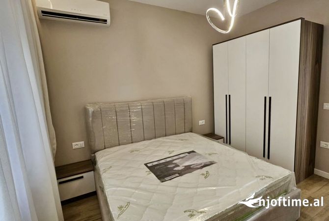 Shtepi ne shitje Apartament ne Tirane, 2+1, Mobilimi E mobiluar, Pagesa 140,000  Euro.