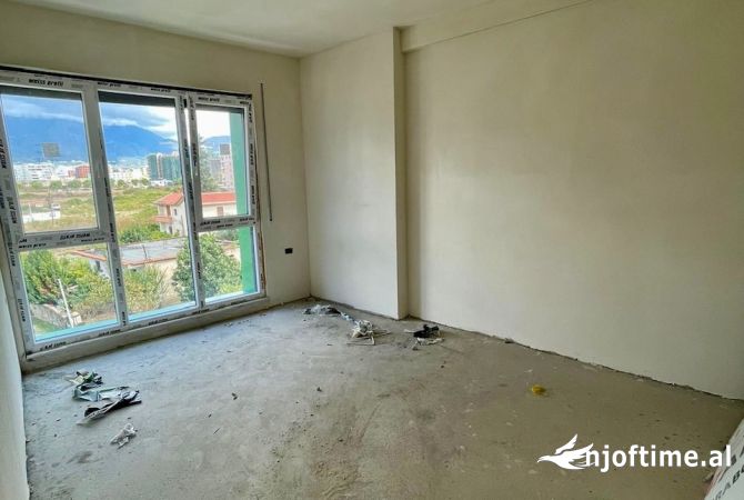 Shtepi ne shitje 2+1 ne Tirane - 180,000 Euro