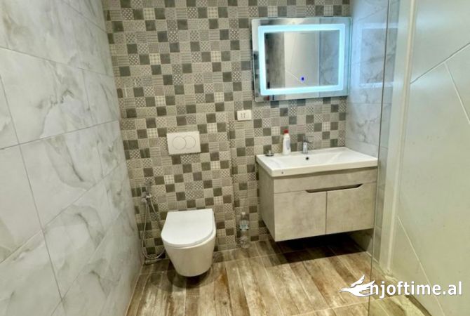Shtepi ne shitje Apartament ne Tirane, 2+1, Mobilimi Bosh, pa mobiluar, Pagesa 170,000  Euro.