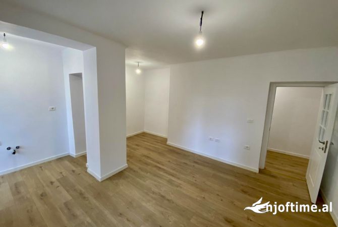 Shtepi ne shitje 2+1 ne Tirane - 185,000 Euro
