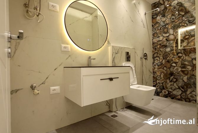 Shtepi ne shitje Apartament ne Tirane, 2+1, Mobilimi Bosh, pa mobiluar, Pagesa 210,000  Euro.