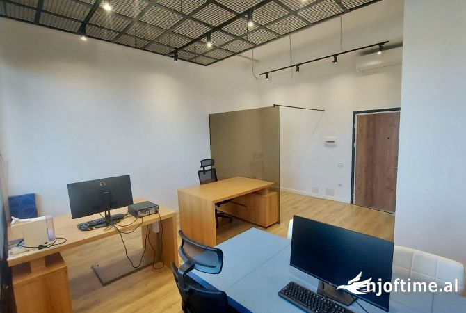 Ambient biznesi ne shitje 1+1 ne Tirane - 126,000 Euro