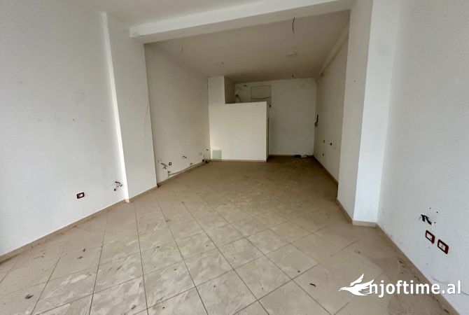 Ambient biznesi ne shitje 1+1 ne Tirane - 126,000 Euro