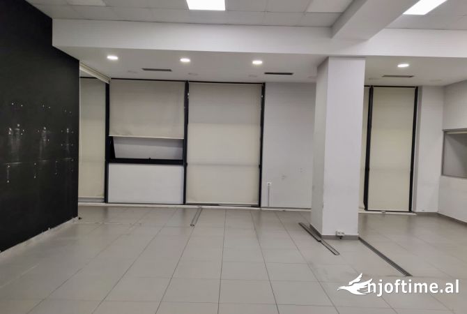 Ambient biznesi me qera 3+1 ne Tirane - 1,500 Euro