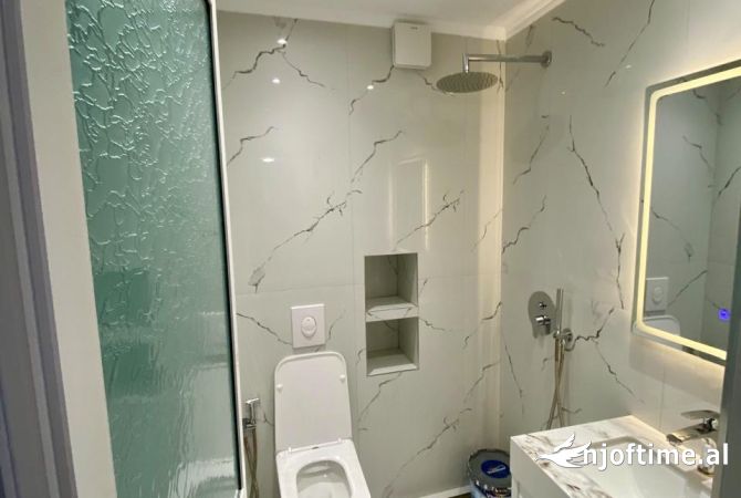 Shtepi ne shitje Apartament ne Tirane, 2+1, Mobilimi Bosh, pa mobiluar, Pagesa 185,000  Euro.