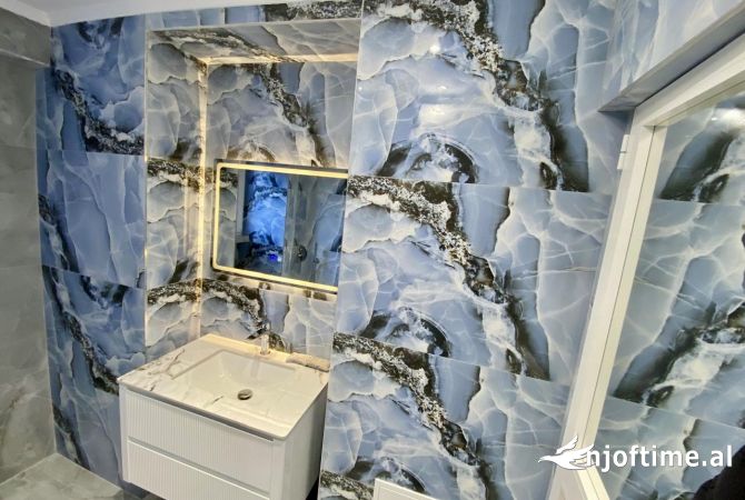 Shtepi ne shitje Apartament ne Tirane, 2+1, Mobilimi Bosh, pa mobiluar, Pagesa 185,000  Euro.