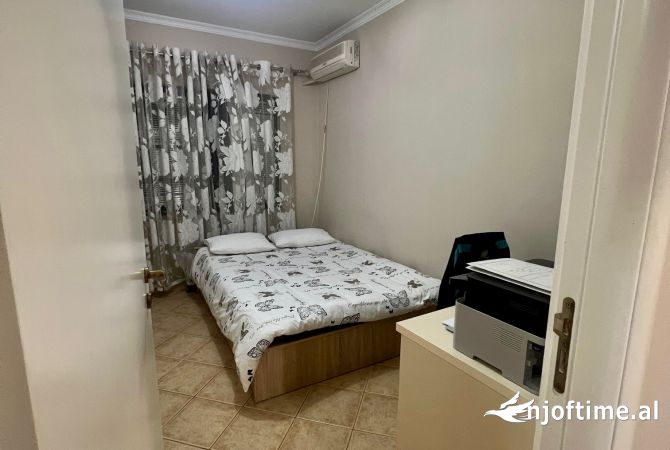 Shtepi ne shitje Apartament ne Tirane, 2+1, Mobilimi E mobiluar, Pagesa 210,000  Euro.