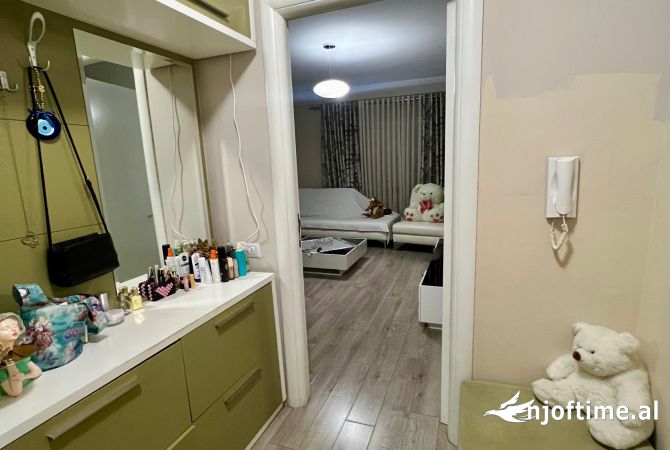 Shtepi ne shitje Apartament ne Tirane, 2+1, Mobilimi E mobiluar, Pagesa 210,000  Euro.