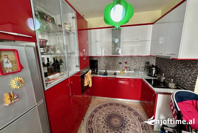 Shtepi ne shitje Apartament ne Tirane, 1+1, Mobilimi E mobiluar, Pagesa 99,000  Euro.
