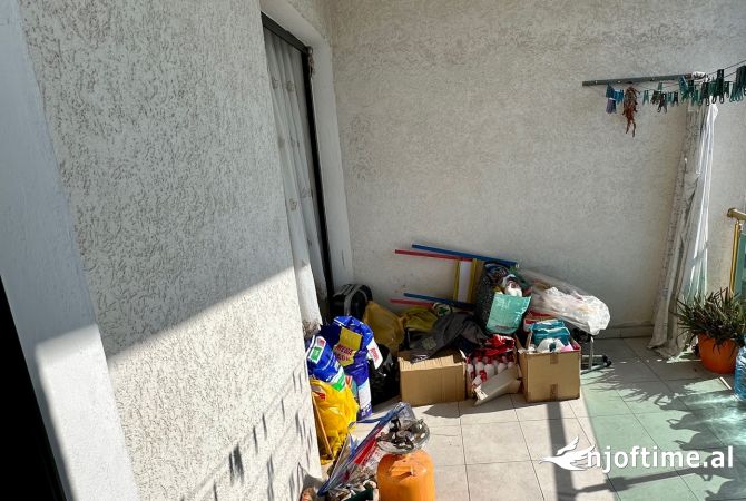 Shtepi ne shitje Apartament ne Tirane, 1+1, Mobilimi E mobiluar, Pagesa 99,000  Euro.