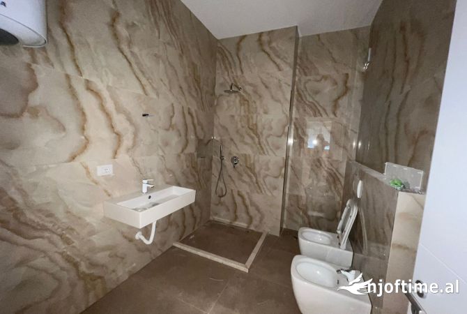 Shtepi me qera Apartament ne Tirane, 2+1, Mobilimi Bosh, pa mobiluar, Pagesa 650  Euro.