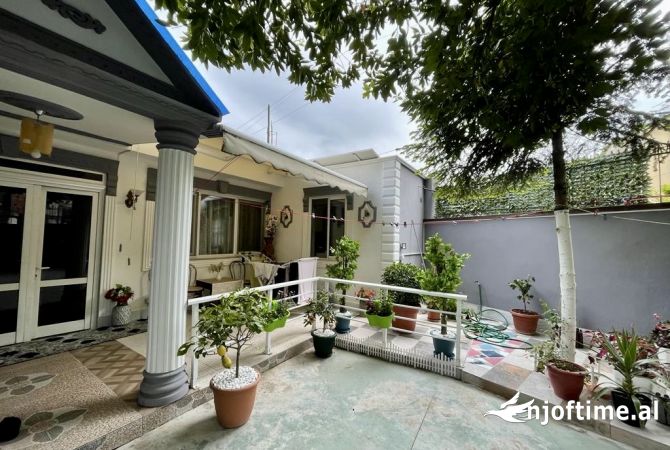 Shtepi ne shitje Shtepi Private ne Tirane, 2+1, Mobilimi E mobiluar, Pagesa 155,000  Euro.