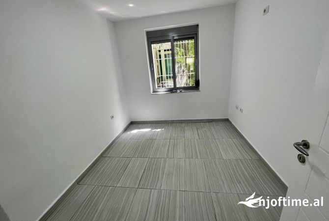 Ambient biznesi me qera 3+1 ne Tirane - 350 Euro