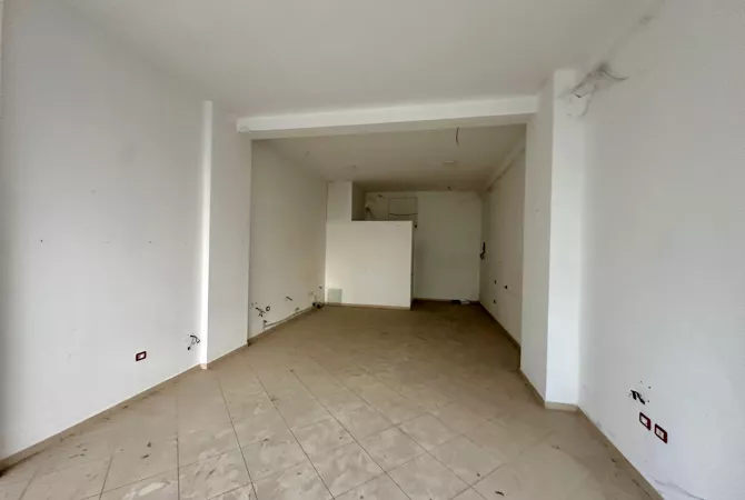 Ambient biznesi ne shitje 1+1 ne Tirane - 126,000 Euro