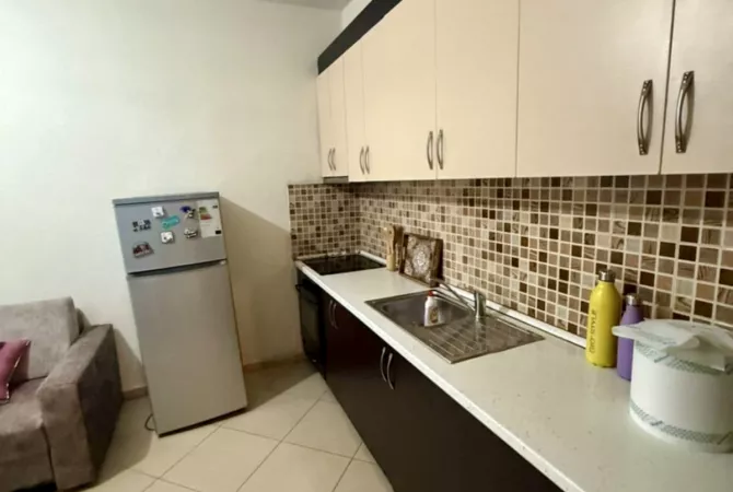 Shtepi ne shitje Apartament ne Tirane, 1+1, Mobilimi E mobiluar, Pagesa 95,000  Euro.
