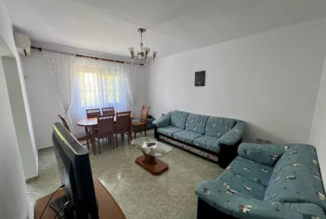 Shtepi ne shitje Apartament ne Tirane, 1+1, Mobilimi Bosh, pa mobiluar, Pagesa 107,000  Euro.