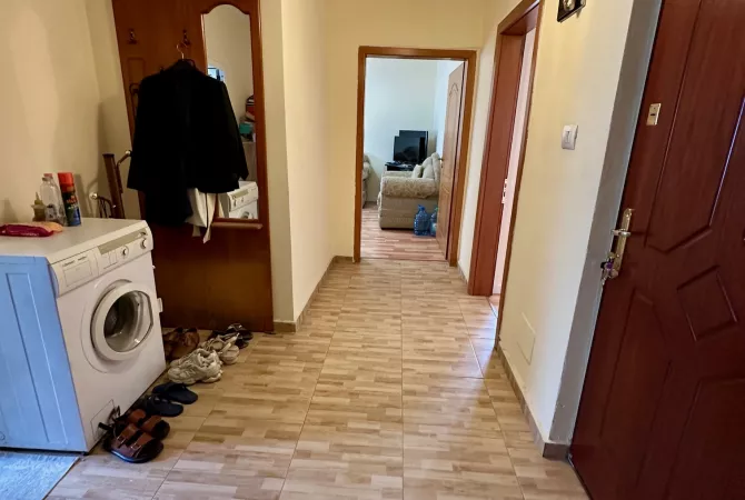 Shtepi ne shitje Apartament ne Tirane, 2+1, Mobilimi E mobiluar, Pagesa 118,000  Euro.