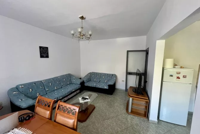 Shtepi ne shitje Apartament ne Tirane, 1+1, Mobilimi Bosh, pa mobiluar, Pagesa 107,000  Euro.