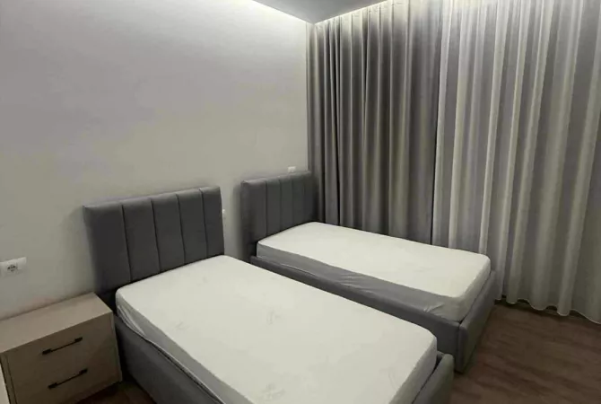 Shtepi me qera Apartament ne Tirane, 2+1, Mobilimi E mobiluar, Pagesa 750  Euro.