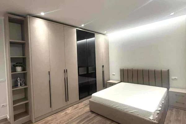 Shtepi me qera Apartament ne Tirane, 2+1, Mobilimi E mobiluar, Pagesa 750  Euro.