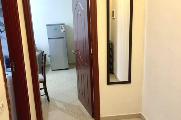 Shtepi ne shitje Apartament ne Tirane, Garsoniere, Mobilimi E mobiluar, Pagesa 95,000  Euro.