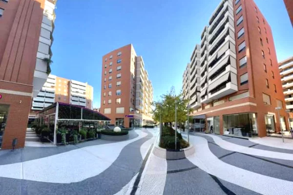 Ambient biznesi ne shitje 3+1 ne Tirane - 1,200,000 Euro