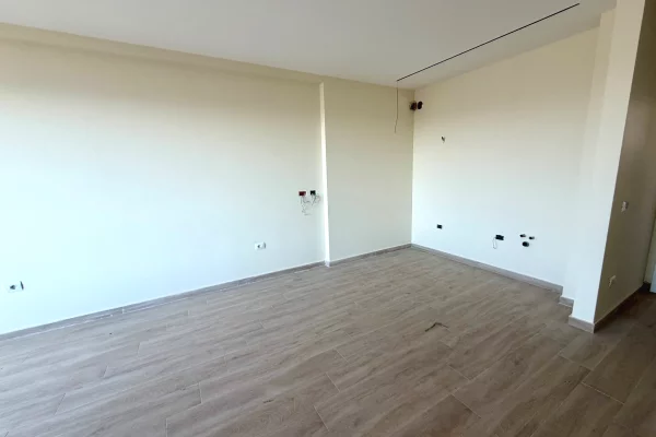 Apartment for sale in Tirana 3+1, Emty