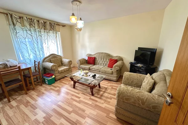 Shtepi me qera Apartament ne Tirane, 2+1, Mobilimi E mobiluar, Pagesa 50,000  Leke.