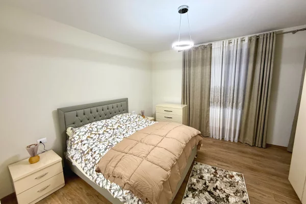 Shtepi me qera Apartament ne Tirane, 2+1, Mobilimi E mobiluar, Pagesa 600  Euro.