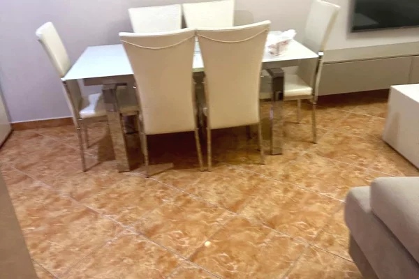 Shtepi me qera 2+1 ne Tirane - 650 Euro