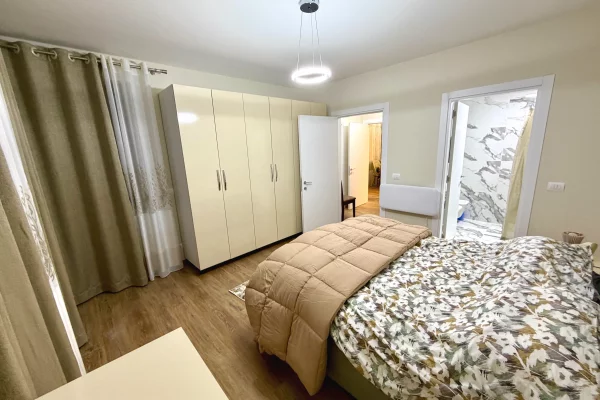 Shtepi me qera Apartament ne Tirane, 2+1, Mobilimi E mobiluar, Pagesa 550  Euro.