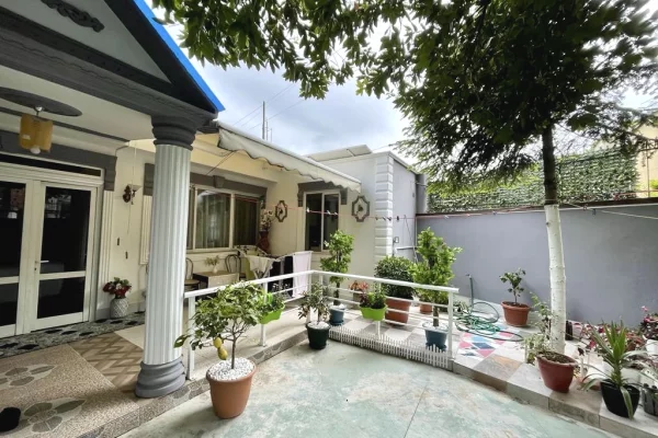 Casa privata/Indipendente in vendita a Tirana 2+1, Arredato