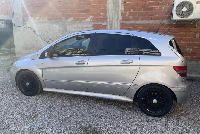 Cars for sale in Tirana - 4,299 Euro