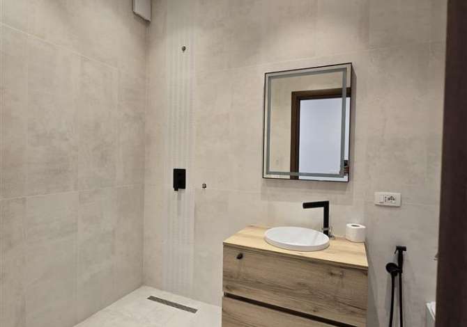 Ambient biznesi me qera 3+1 ne Tirane - 700 Euro