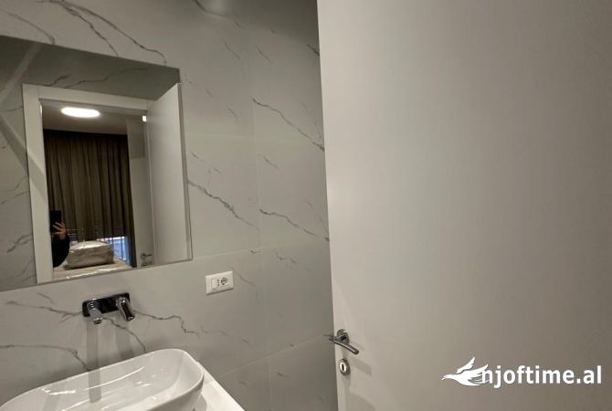 Shtepi me qera Apartament ne Tirane, 2+1, Mobilimi E mobiluar, Pagesa 1,200  Euro.