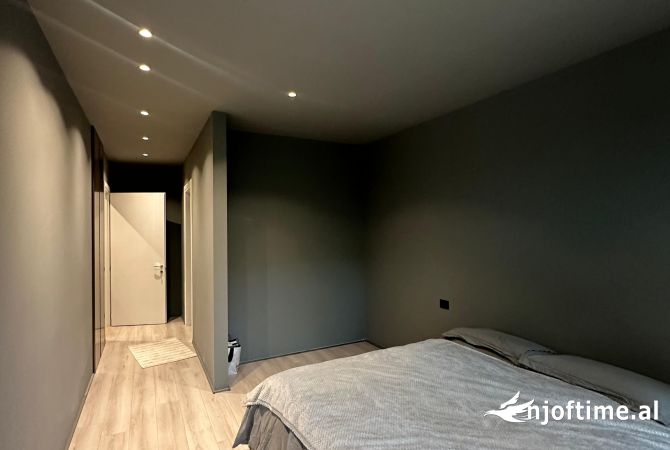 Shtepi me qera Apartament ne Tirane, 2+1, Mobilimi E mobiluar, Pagesa 2,000  Euro.