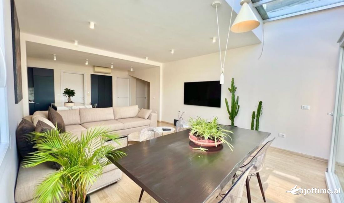 Shtepi ne shitje Apartament ne Tirane, 2+1, Mobilimi E mobiluar, Pagesa 370,000  Euro.