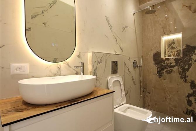 Shtepi ne shitje Apartament ne Tirane, 2+1, Mobilimi Bosh, pa mobiluar, Pagesa 210,000  Euro.