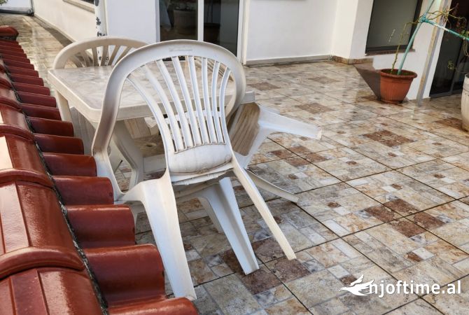 Shtepi me qera Apartament ne Tirane, 2+1, Mobilimi E mobiluar, Pagesa 450  Euro.