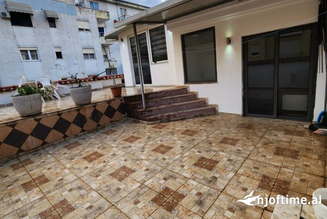 Shtepi me qera Apartament ne Tirane, 2+1, Mobilimi E mobiluar, Pagesa 450  Euro.