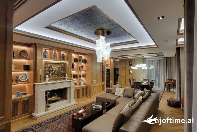 Shtepi ne shitje Penthose(kati i fundit panoramik) ne Tirane, 6+1, Mobilimi E mobiluar, Pagesa 1,500,000  Euro.