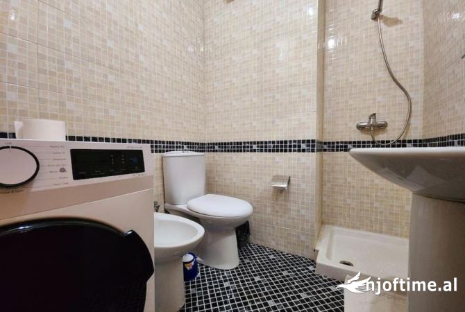 Shtepi ne shitje Apartament ne Tirane, 1+1, Mobilimi E mobiluar, Pagesa 150,000  Euro.