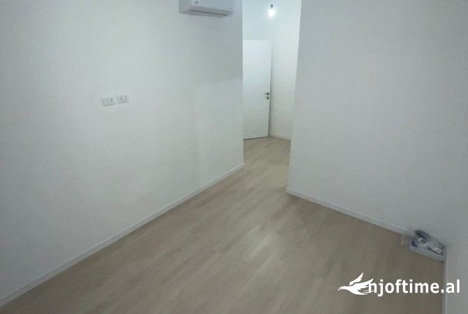 Shtepi me qera Apartament ne Tirane, 2+1, Mobilimi Bosh, pa mobiluar, Pagesa 750  Euro.