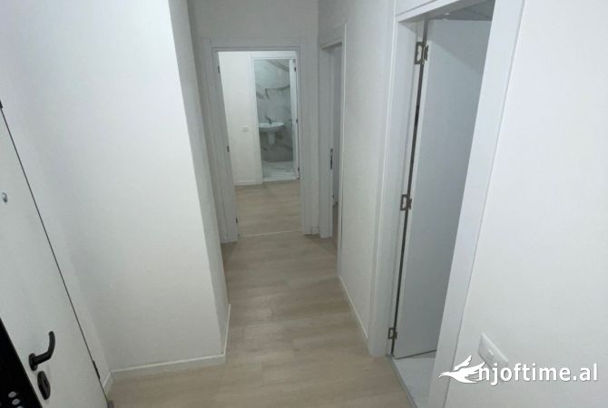 Shtepi me qera Apartament ne Tirane, 2+1, Mobilimi Bosh, pa mobiluar, Pagesa 750  Euro.