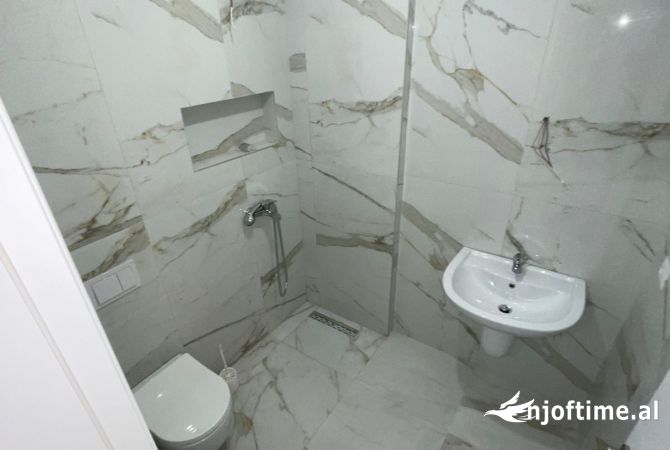 Shtepi me qera 2+1 ne Tirane - 750 Euro