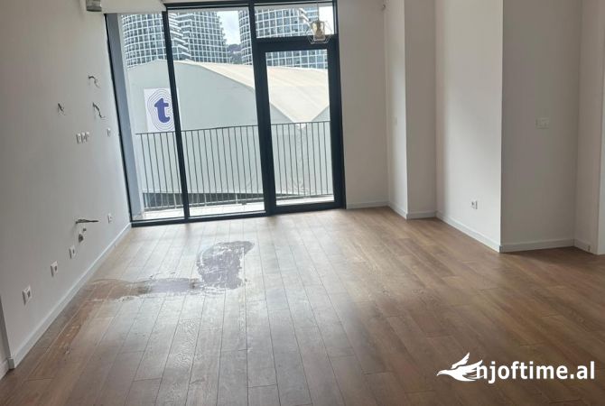 Ambient biznesi me qera 3+1 ne Tirane - 1,500 Euro