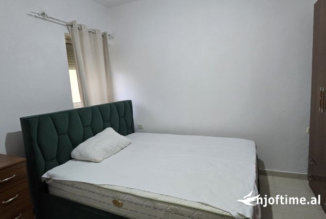 Shtepi me qera Apartament ne Tirane, 1+1, Mobilimi E mobiluar, Pagesa 450  Euro.