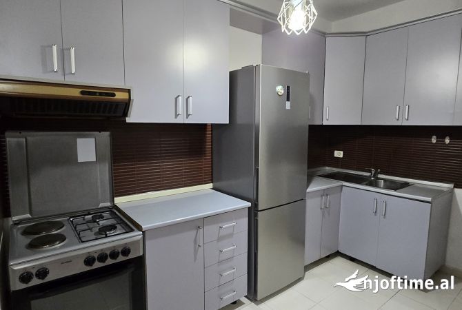Shtepi me qera Apartament ne Tirane, 1+1, Mobilimi E mobiluar, Pagesa 450  Euro.