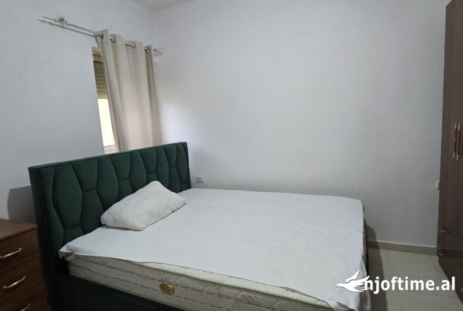 Shtepi me qera Apartament ne Tirane, 1+1, Mobilimi E mobiluar, Pagesa 450  Euro.