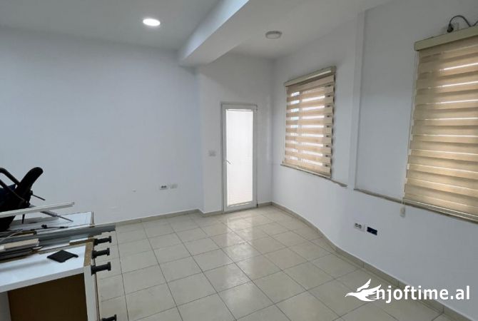 Ambient biznesi me qera 3+1 ne Tirane - 850 Euro